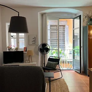 aparatamento-con-mucho-encanto-en-el-barri-vell-de-girona.catalonia-hotels.com/